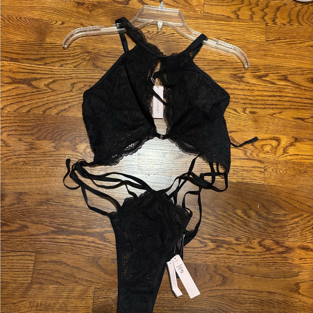 Victoria's Secret Black Lace lingerie NWT